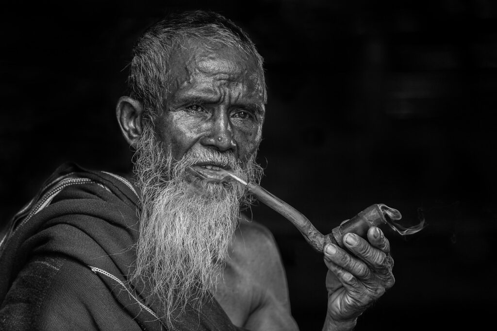 portrait, smoking, old people-3013924.jpg